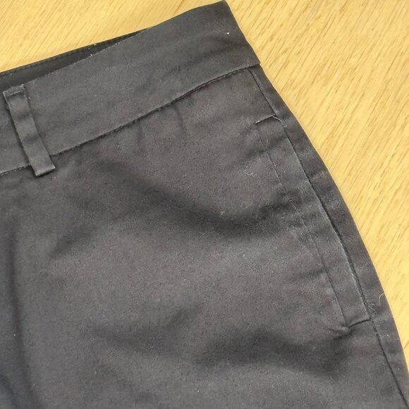 Smart Set Tailored Knee-Length Shorts in Black - Picture 4 of 8